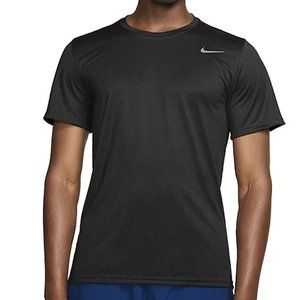 Nike Dri Fit Size Medium short sleeve training t-shirt (black)